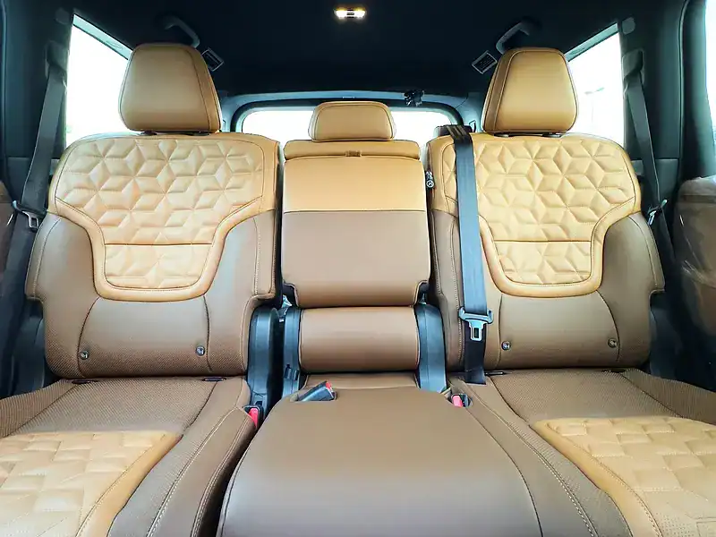 2025 NISSAN PATROL PLATINUM 3.5 TWIN TURBO V6 Engine Black Beige SUV