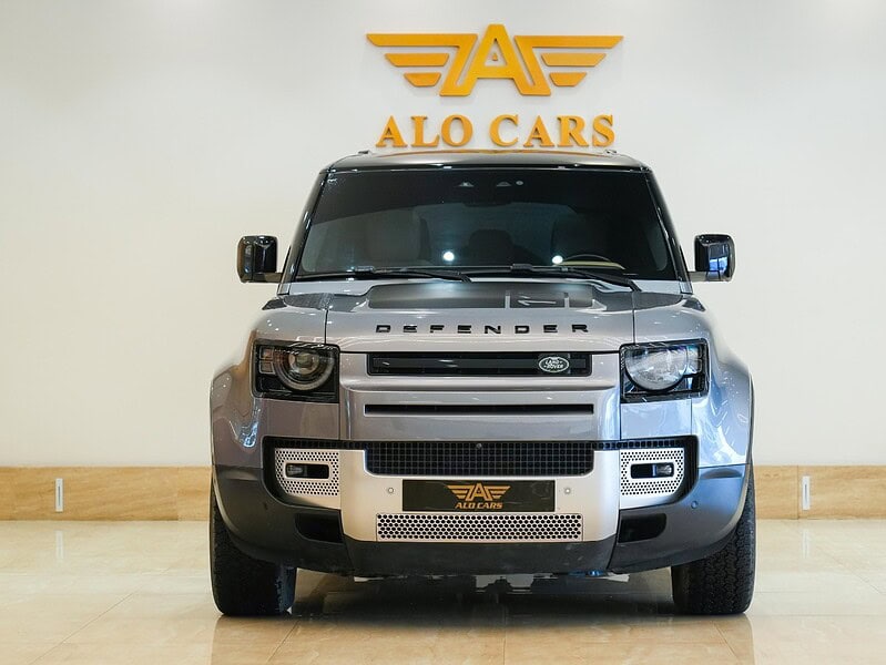 2022 Land Rover Defender HSE 3.0L turbocharged V6 Grey Tan SUV