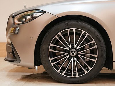 2021 Mercedes-Benz S 580 4Maticc 4.0-liter V8 Engine Grey Black AWD