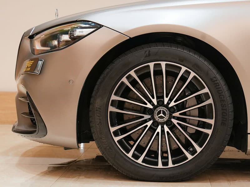 2021 Mercedes-Benz S 580 4Maticc 4.0-liter V8 Engine Grey Black AWD