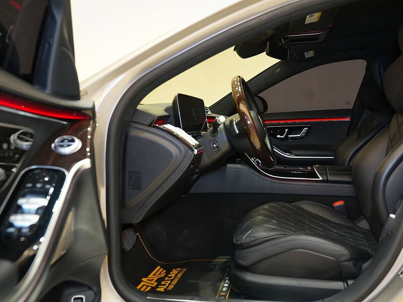 2021 Mercedes-Benz S 580 4Maticc 4.0-liter V8 Engine Grey Black AWD