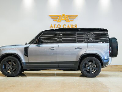 2022 Land Rover Defender HSE 3.0L turbocharged V6 Grey Tan SUV