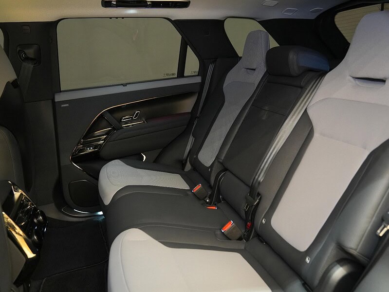 2024 Land Rover Range Rover Sport SV Edition One 4.4L Twin-Turbo V8 Gold White