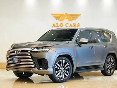 2023 Lexus Lx 600 Signature 3.5L twin-turbo V6 Engine Grey Red SUV