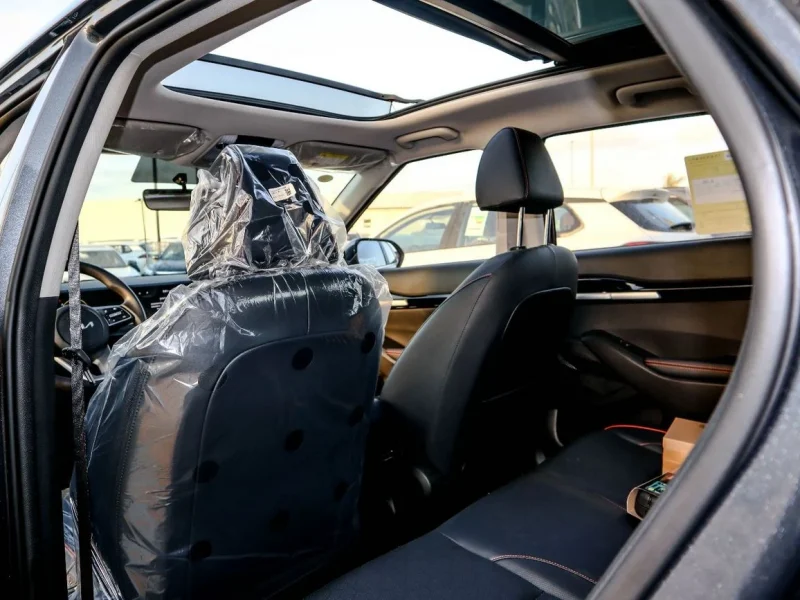 2025 Kia Seltos 1.5L 4 Cylinders AT Luxury Comfort Edition Grey Black Hatchback