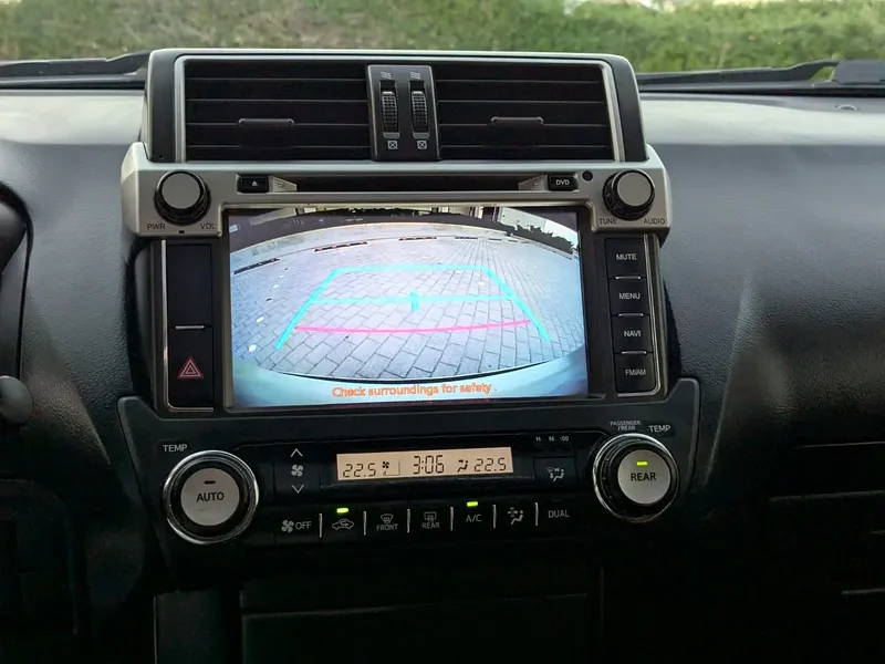 2017 TOYOTA PRADO VXR V4 2.7L GCC Specs FULL OPTION White Brown SUV