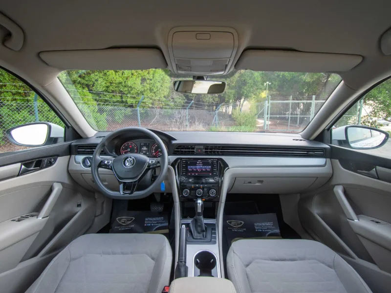 2020 Volkswagen PASSAT Trendline 2.5L 4 Cylinders Engine GCC White Beige