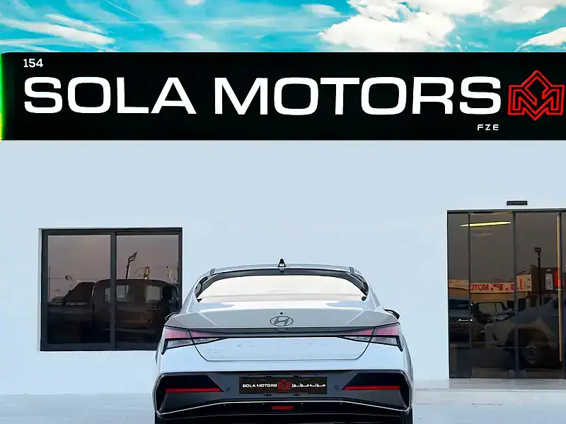 2025 Hyundai Elantra Other 1.5 litres 4 Cylinder Engine White Grey Sedan AT