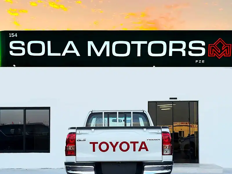 2025 Toyota Hilux Single Cab 4 Cylinder Engine White Maroon Truck Manual