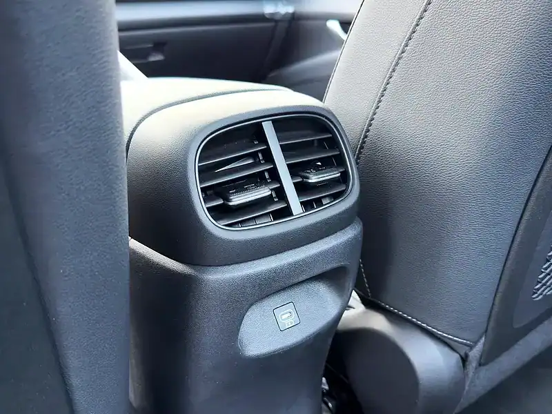 2025 Hyundai Elantra Other 1.5 litres 4 Cylinder Engine White Grey Sedan AT