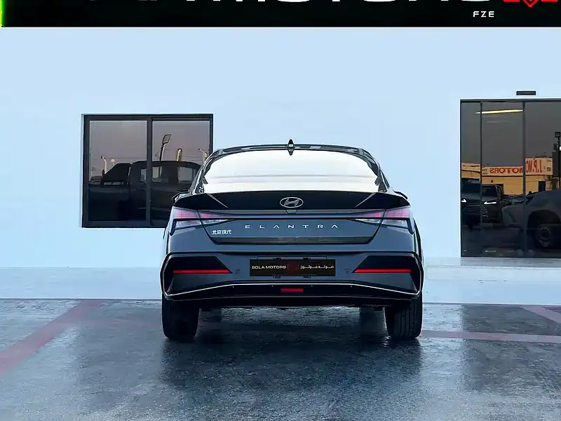 2025 Hyundai Elantra Other 1.5 litres 4 Cylinder Engine Black Grey Sedan AT
