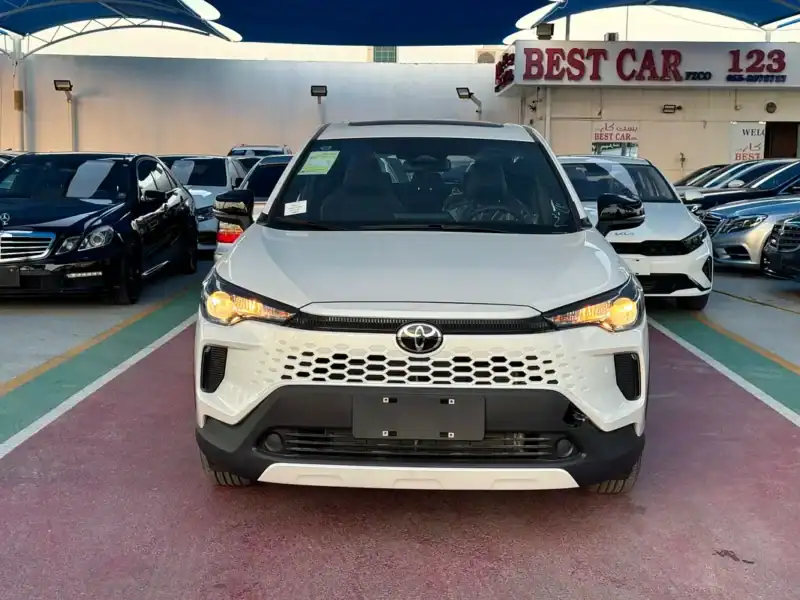 2025 Toyota Corolla Cross Hybrid 4 Cylinders Engine White Black Crossover