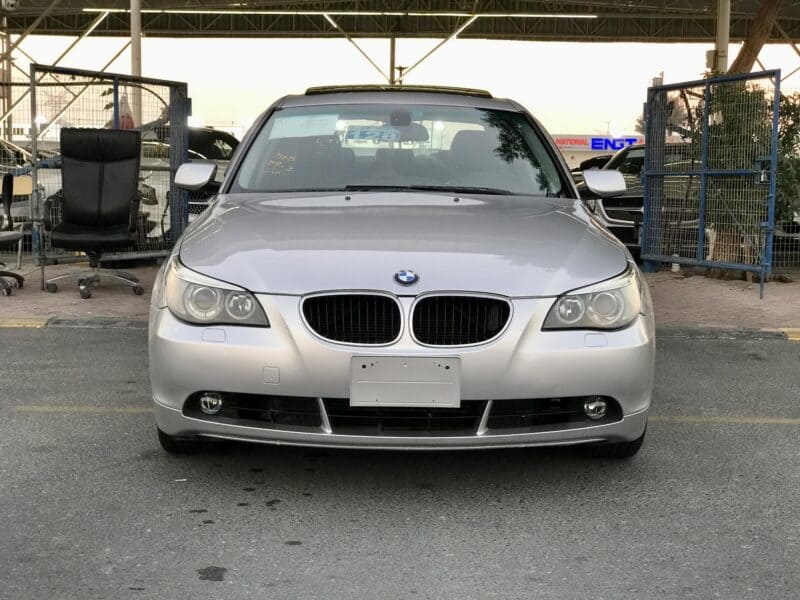 2005 BMW 530i 3.0 litres Inline 6-cylinder Engine Silver Black Sedan