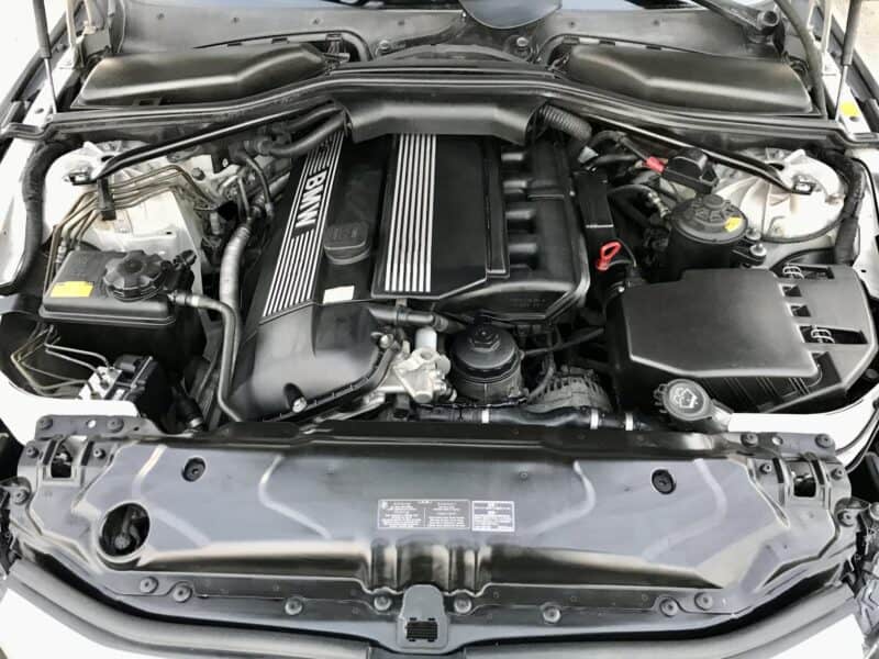 2005 BMW 530i 3.0 litres Inline 6-cylinder Engine Silver Black Sedan