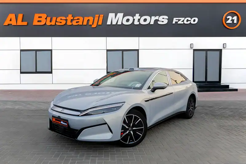 2025 BYD HAN PHEV 4 Cylinders Engine Silver White Sedan FWD