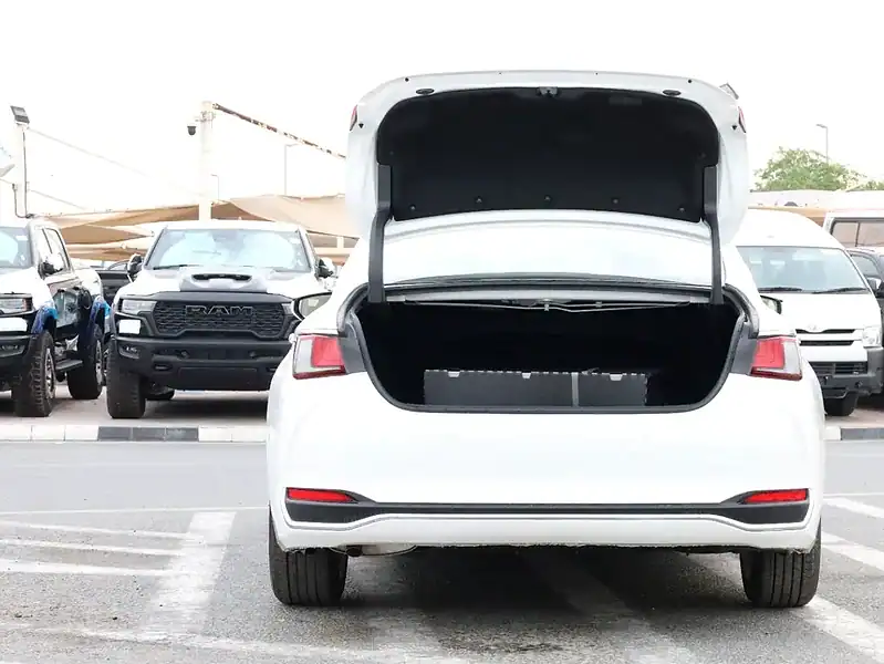 2025 Lexus ES-Series 2.5L SEDAN Other Hybrid 4 Cylinder Engine White Tan