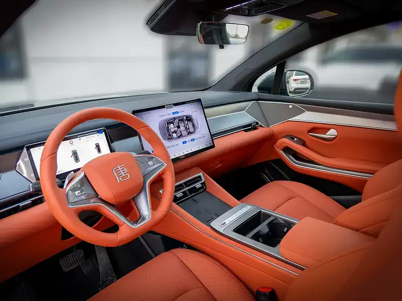 2025 BYD Tang DM-i Hybrid 4 Cylinders Green Orange SUV RWD