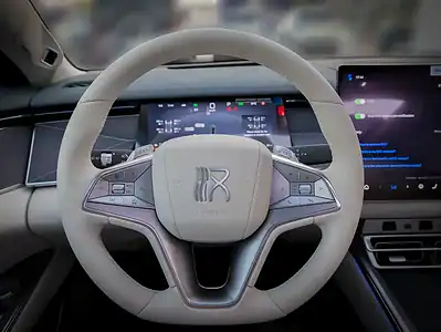 2025 BYD HAN Flagship Edition Electric 650+ KM Silver White Sedan