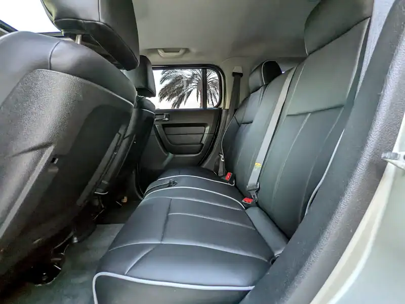 2006 Hummer H3 Other 5 Cylinders Engine Silver Black SUV GCC Specs