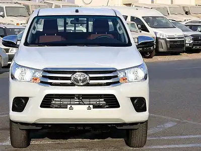 2025 Toyota Hilux Double Cab 2.7 litres 4 Cylinders Engine Petrol White Red