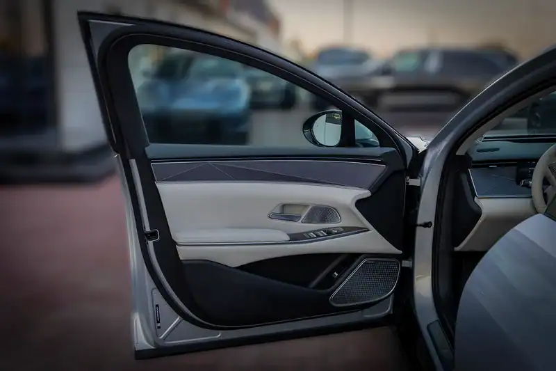 2025 BYD HAN PHEV 4 Cylinders Engine Silver White Sedan FWD