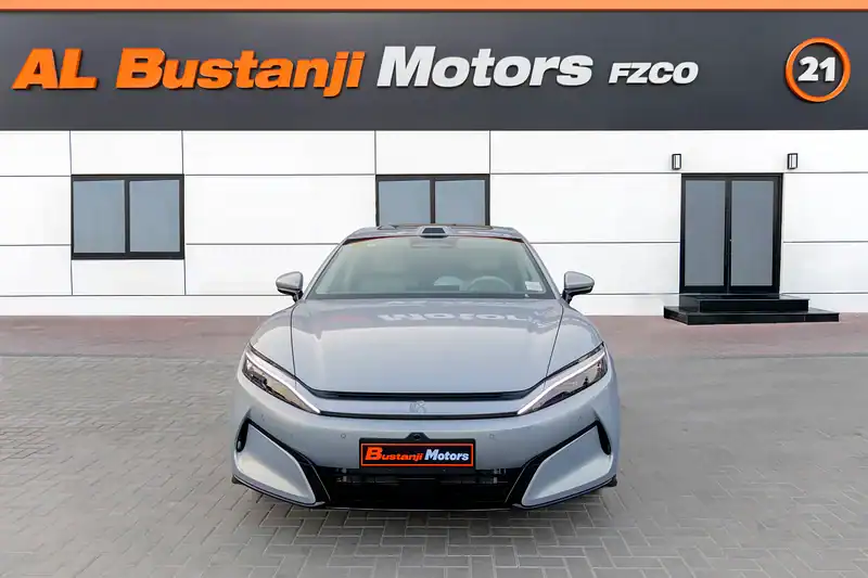 2025 BYD HAN PHEV 4 Cylinders Engine Silver White Sedan FWD