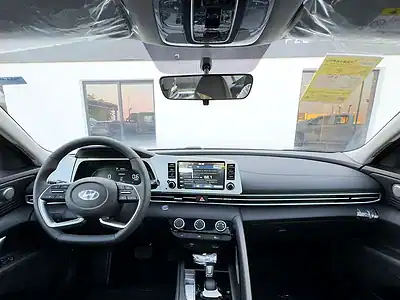 2025 Hyundai Elantra Other 1.5 litres 4 Cylinder Engine Black Grey Sedan AT