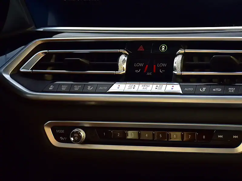 2019 BMW X5 Xdrive 40i 6 Cylinder Engine White Tan SUV GCC Specs