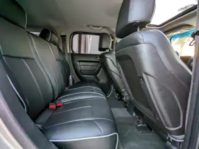 2006 Hummer H3 Other 5 Cylinders Engine Silver Black SUV GCC Specs