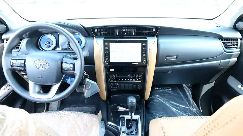 2025 Toyota Fortuner SR5 2.7L 4 Cylinders Engine Petrol Black Beige GCC Specs