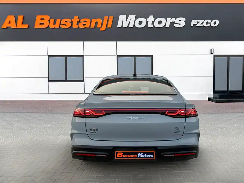 2025 BYD Qin L DM-i Hybrid 4 Cylinders Green Black Sedan FWD