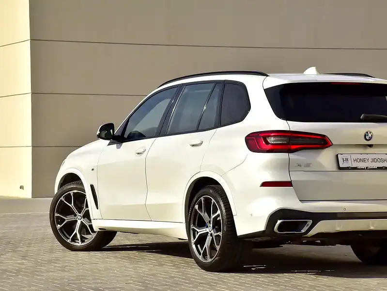 2019 BMW X5 Xdrive 40i 6 Cylinder Engine White Tan SUV GCC Specs