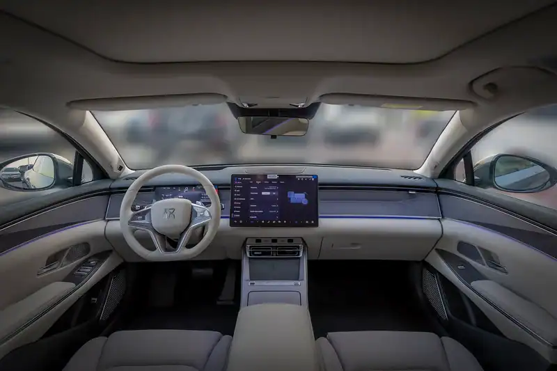 2025 BYD HAN PHEV 4 Cylinders Engine Silver White Sedan FWD