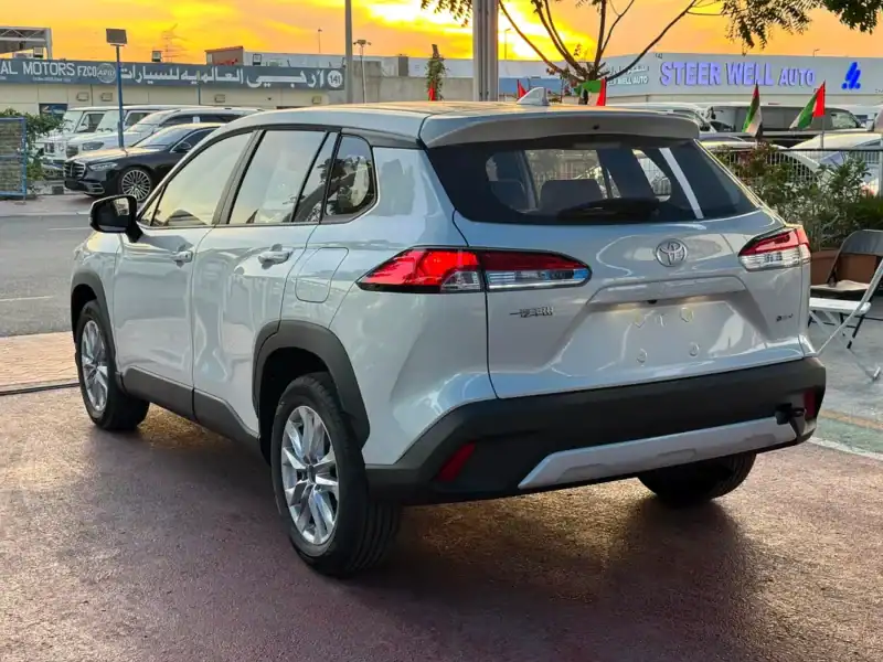 2025 Toyota Corolla Cross Hybrid 4 Cylinders Engine White Black Crossover