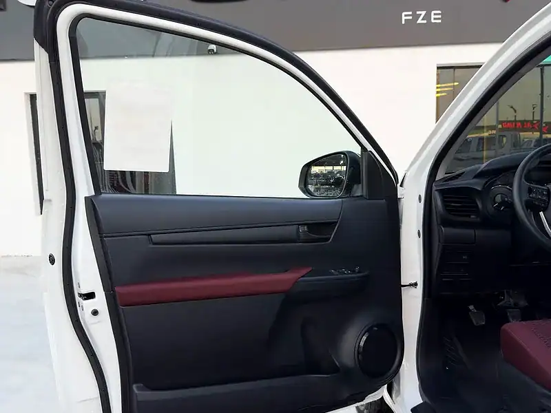 2025 Toyota Hilux Single Cab 4 Cylinder Engine White Maroon Truck Manual