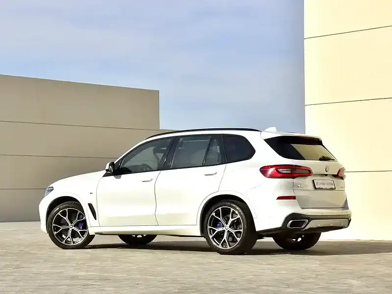 2019 BMW X5 Xdrive 40i 6 Cylinder Engine White Tan SUV GCC Specs