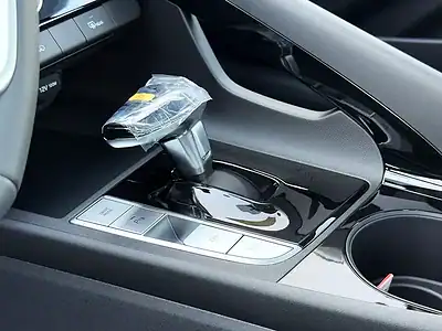 2025 Hyundai Elantra Other 1.5 litres 4 Cylinder Engine Black Grey Sedan AT