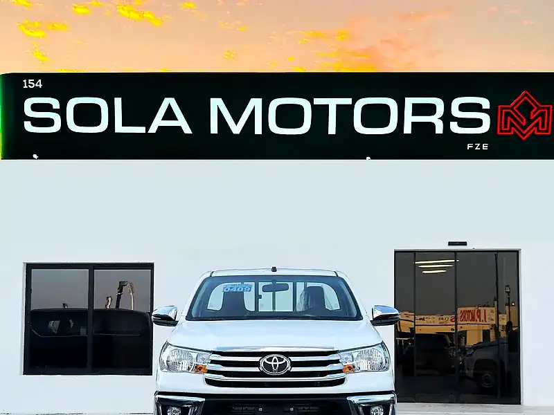 2025 Toyota Hilux Single Cab 4 Cylinder Engine White Maroon Truck Manual