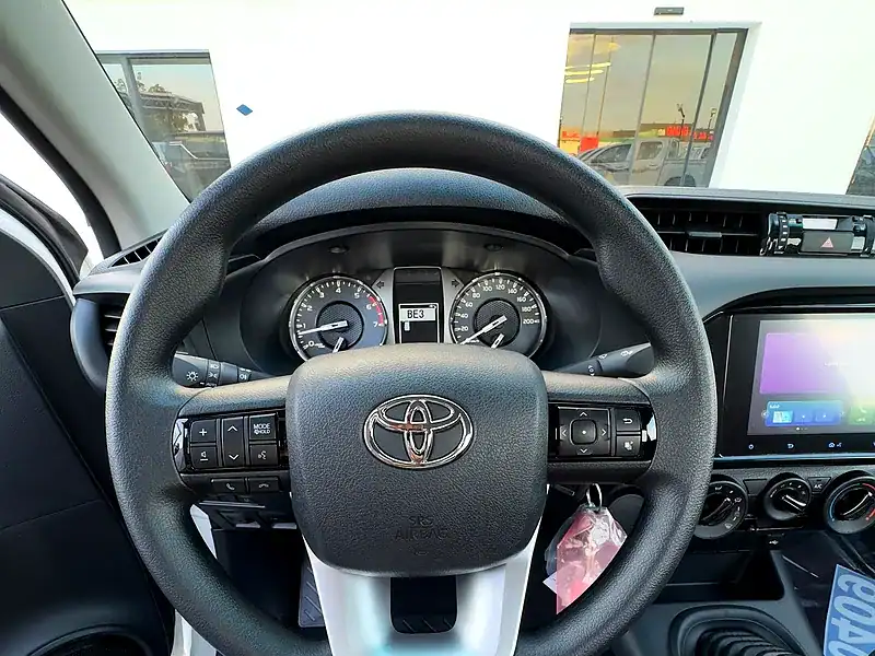 2025 Toyota Hilux Single Cab 4 Cylinder Engine White Maroon Truck Manual