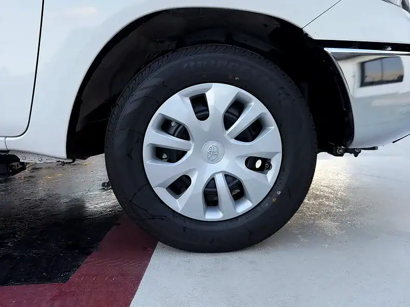 2025 Toyota Hilux Single Cab 4 Cylinder Engine White Maroon Truck Manual