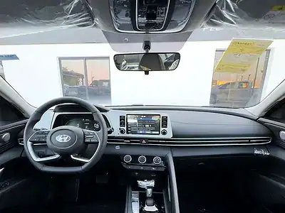 2025 Hyundai Elantra Other 1.5 litres 4 Cylinder Engine White Grey Sedan AT