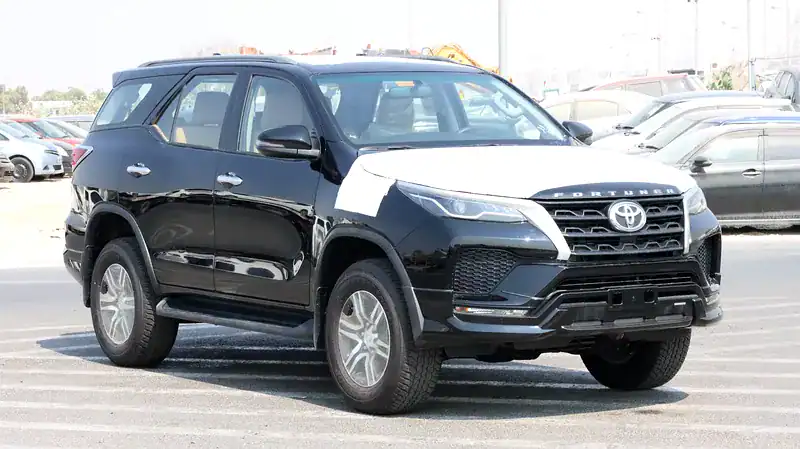 2025 Toyota Fortuner SR5 2.7L 4 Cylinders Engine Petrol Black Beige GCC Specs