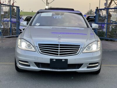 2012 Mercedes-Benz S550L 4.7 litres V8 Engine Petrol Silver Black Sedan