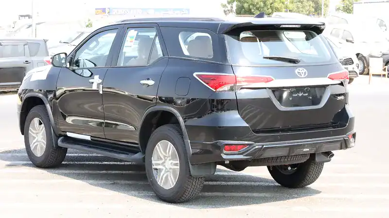 2025 Toyota Fortuner SR5 2.7L 4 Cylinders Engine Petrol Black Beige GCC Specs