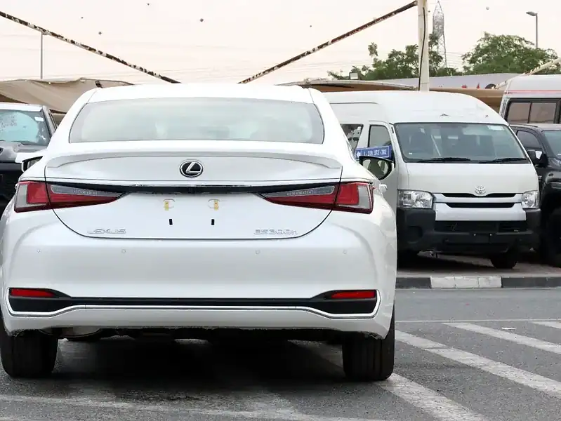 2025 Lexus ES-Series 2.5L SEDAN Other Hybrid 4 Cylinder Engine White Tan