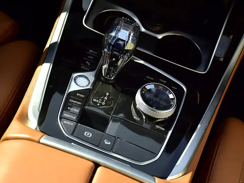 2019 BMW X5 Xdrive 40i 6 Cylinder Engine White Tan SUV GCC Specs