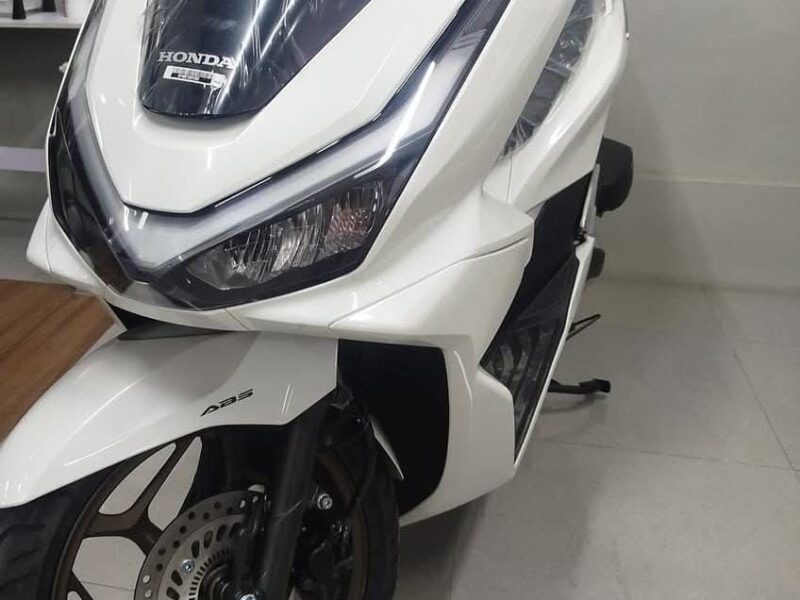 2025 Honda PCX White 160 CC
