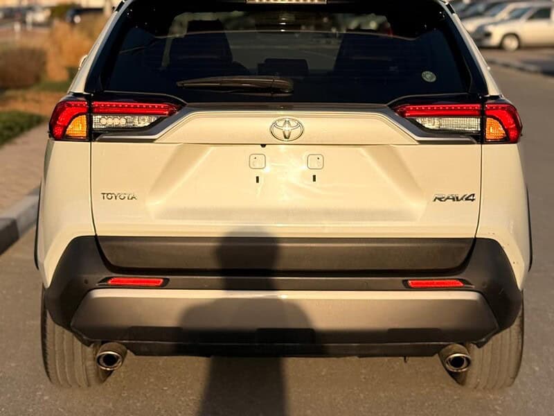 2021 TOYOTA RAV 4 2.0 L V4 Engine White Black SUV Full Option