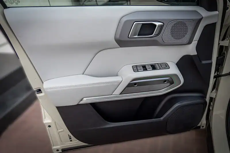 2025 BYD Leopard Titanium 3 4WD Max Electric 450 - 550 KM Beige White SUV