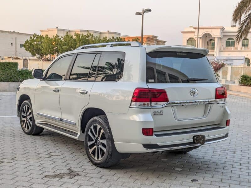 2019 TOYOTA LAND CRUISER GXR GRAND TOURING 4.6L V8 White Beige SUV Full Option